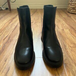 Stuart Weitzman Mckenzee Chelsea Bootie